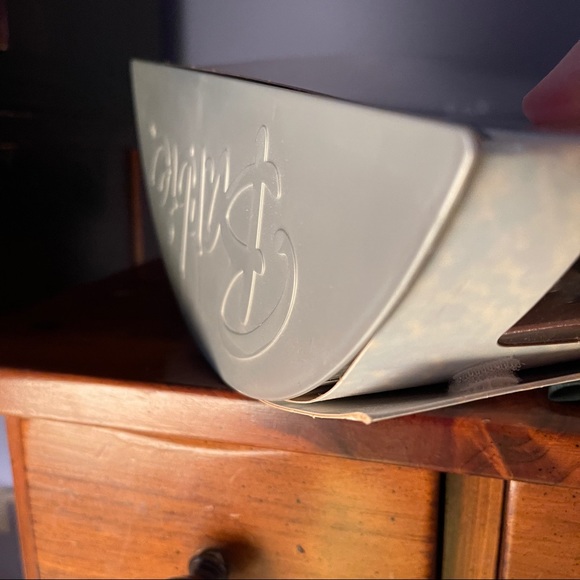 2004 Holiday Barbie - Picture 9 of 12